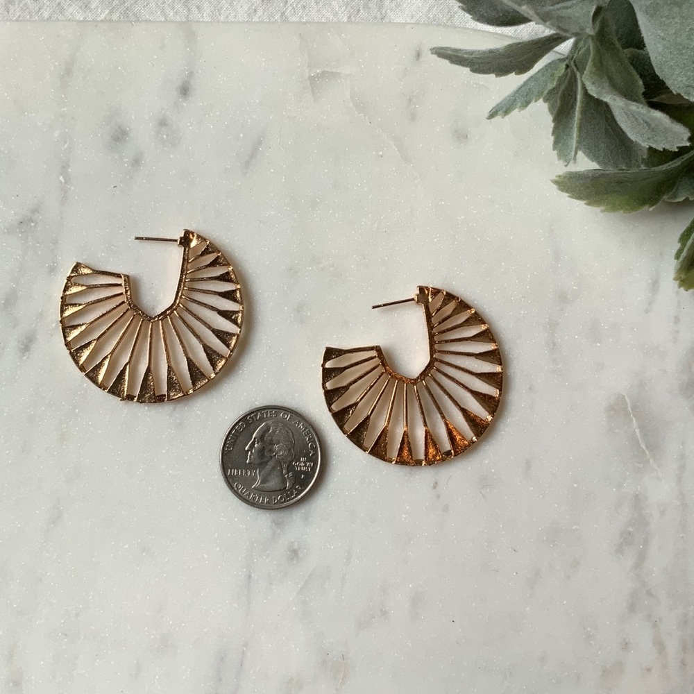 The Sylas - Geometric Chunky Gold Hoops - Picture 3 of 8